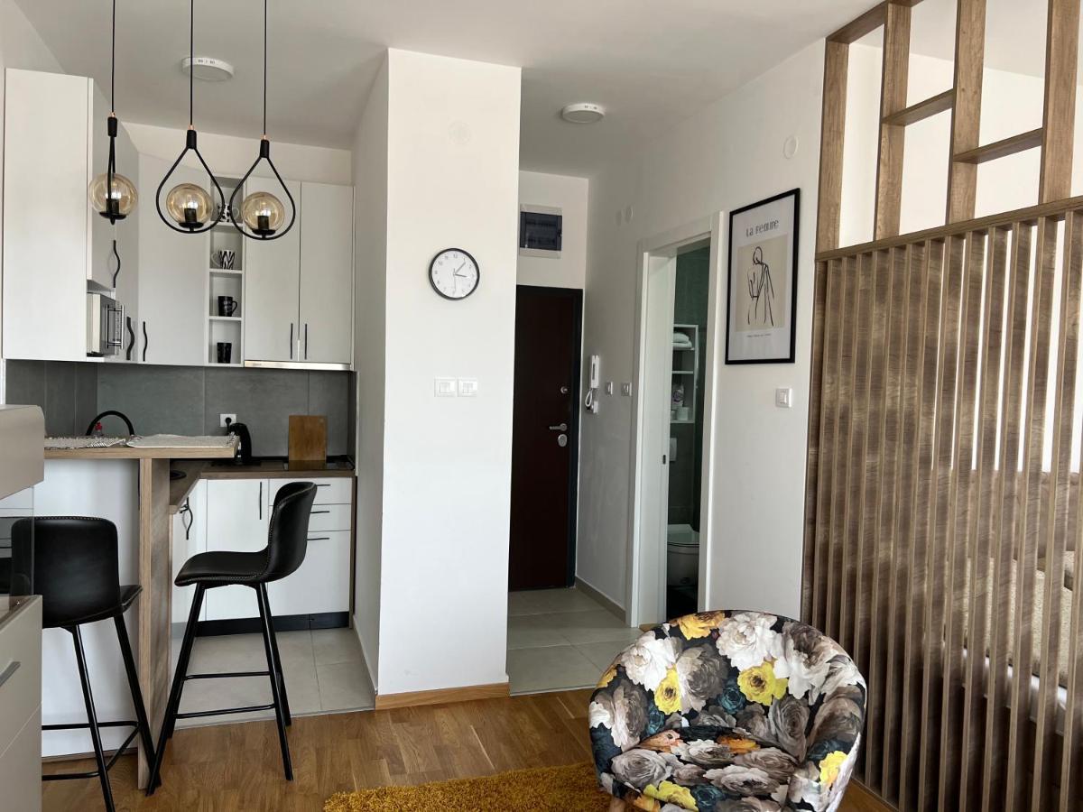 Apartment Charlie Private Parking Novi Sad Ngoại thất bức ảnh